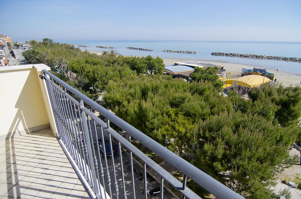 Hotel Capital Cupra Marittima Værelse billede