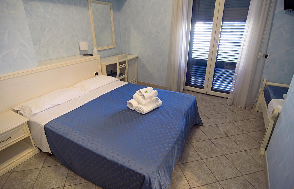 Hotel Capital Cupra Marittima Værelse billede