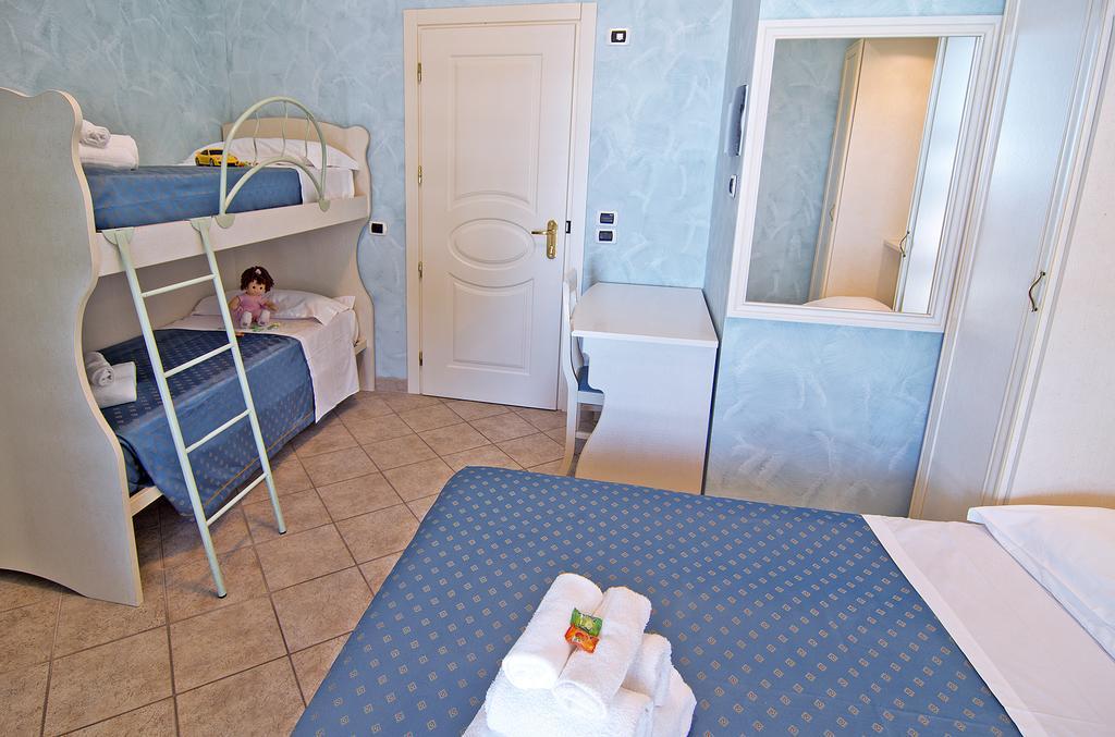 Hotel Capital Cupra Marittima Værelse billede